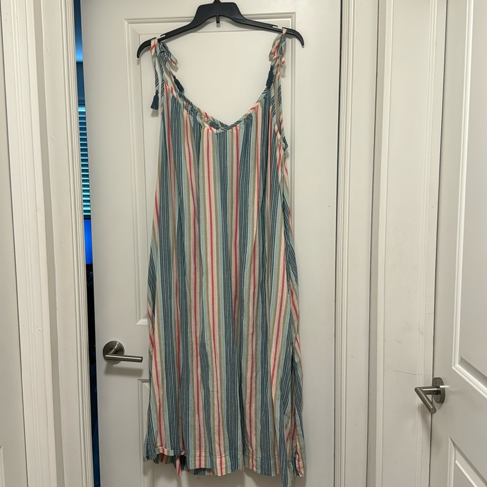 Plus size Old Navy multi colored Spaghetti Strapped Maxi Dress